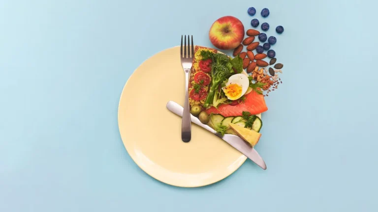 The Truth About Intermittent Fasting: Benefits and Risks