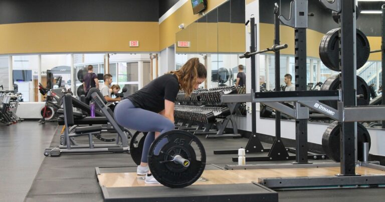 Beginner Barbell Training Plan: Learn the Main Lifts Without Rushing