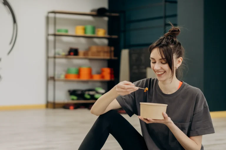 What to Eat Before and After an Evening Workout